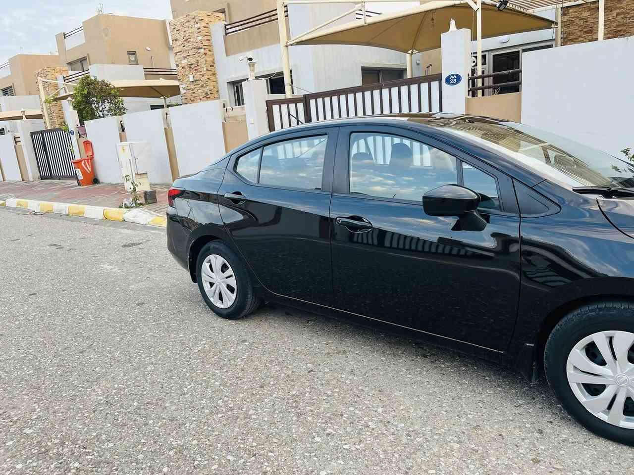 نيسان فيرسا أمريكي
موديل 2023 
مواصفات S 
رقم سليمانية 
بدوان دواخل بدون ايرباك 
صندوق صبغ فقط الباقي مكفول بچم كبس .
 . ***********
