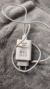 شاحن ايفون اصلي • كيبل ايفون • كامون ٤٠ برو