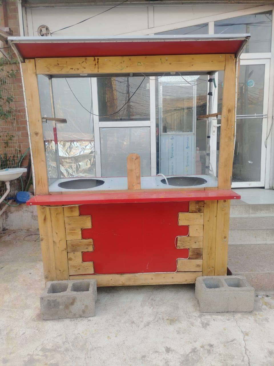 سلام عليكم غراض مطعم للبيع وهاي الصور الي يعجبه يتصل لو يدخل خاص ***********
