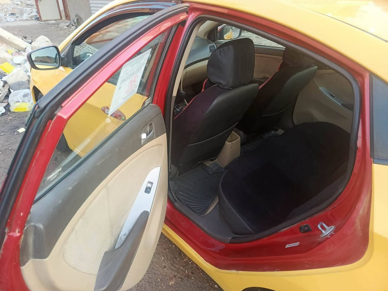 السلام عليكم اكسنت 2014مكينه 1600السيارة حادثه جاملغ وبنيد بدون دواخل وارد أمريكي السعر 90 وبيهه مجال رقم الهاتف ***********
