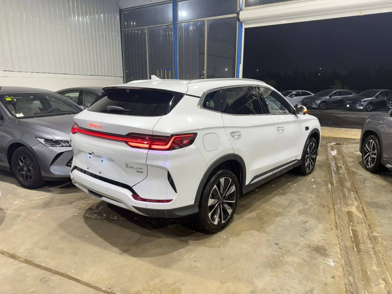 يم (شركة ديار العتابي) يتوفر لدينا سونك BYD SONG 2025 زيرو 
فول مواصفات 

1 - سونك بلاس انتباه 13 كامره اوتو بارك+ داش كام⚠️❗️ 
كرسين الامامية ال2 كهرباء + حار وبارد الكشنات +شاحن للهاتف 50 واط + انارة محيطية متعددة الالوان + عدسة امامية + جنطة كهرباء + شاشة حجم 15.8 بوصة
بطارية 120 🔋 

‏‎ 
السعر : انسب الاسعار اتصل وتدلل ✴️
📞***********📞
📞***********📞
‏‎
‏‎‏
➖

📍بغداد الرصافة  معارض القناة النموذجية قرب وزارة النقل او معارض البحيرة الفلكة الاولى 
‏‎الادارة 
***********
***********

‏ #BYD  #song  #سيارات_2025  #بغدادالعراق  #هايبرد
#سونك_ال #العتابي #عتابي #ديار_العتابي #ديار #بغداد #كورله #بي-واي
