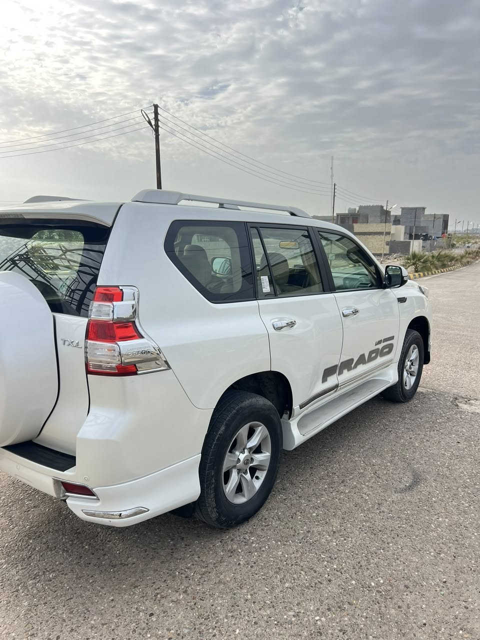 سلام عليكم اخوان برادو 2013سياره خليجي بيه صبغ موضع بل صور كلش بصيط وبارد شويه كد ثلاث أصابع بل باب السياره جديد كلش مري شفط محدث بجم 2017+زنون كلش قوي مناقصه شي خير من الله بدل كير جديد شركه 
تريد وكله تريد تحويل موجود 
عنوان ديالى خان بني سعد 
سعر 233وبيه مجال بصيط 
***********
