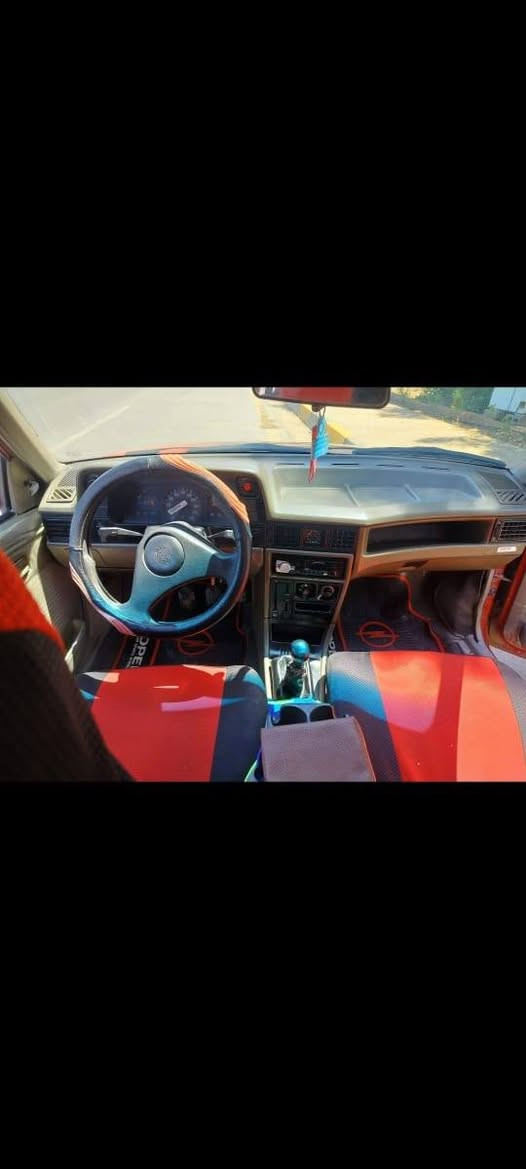 سيارة كاديت 16
شرط محرك وگير كاربون بانزين
صبغ ما بيها ابلادية بعدها 
رقم الماني
شرط التحويل 
ب 27$ ورقة 
***********
عنوان السيارة موصل الايسر
