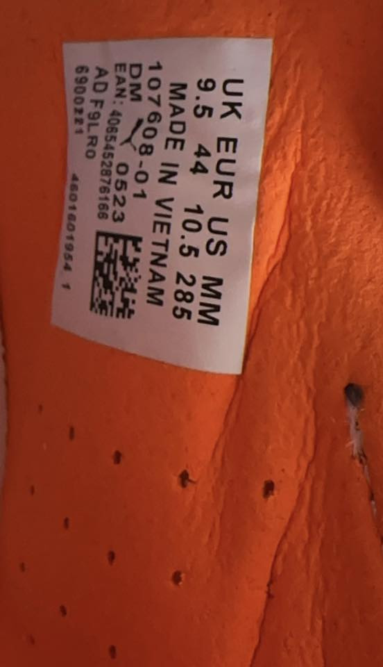 للبيع اصلي وكاله بوما قياس 44 طول القدم 28.5
40 الف مع التوصيل 
مكان الغدير ساحة ميسلون
***********
