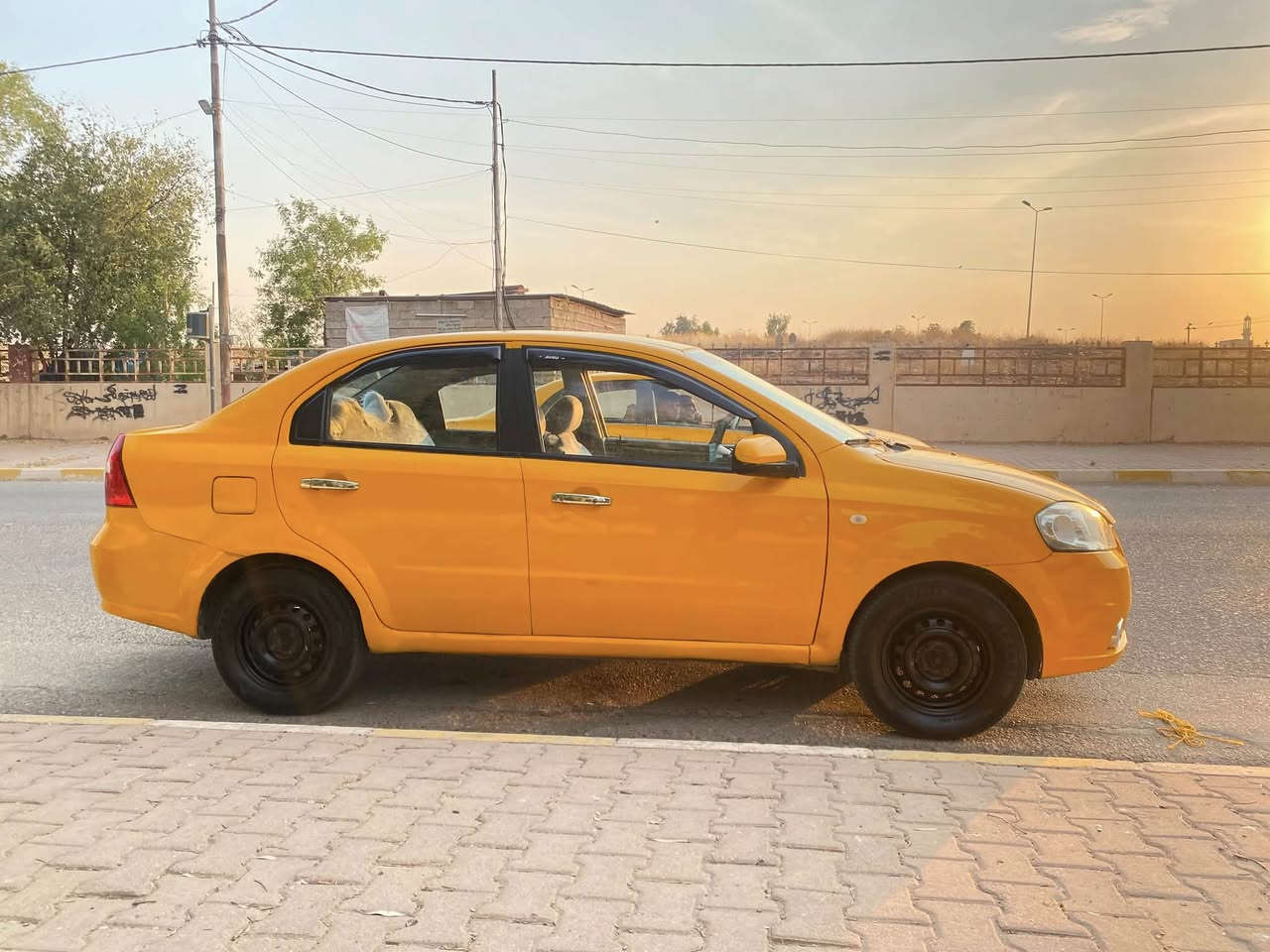 اڤیو 2008
گێر مەکینە بەشەرت تحویل وکالا بە شەرت دەفتر بنزینی هەیە دینار مەسرەفی تیانیە
مەکینەی ئۆپترام كردۆته سه ري ماشالله زور به قوەتە و توندو تۆڵە سیارەکە دەرگای دواوەی سەکن کەمی ناوی گرتوە پشتو پێشی کپسه لێدراو نیە 
سعري53
رەقم***********
