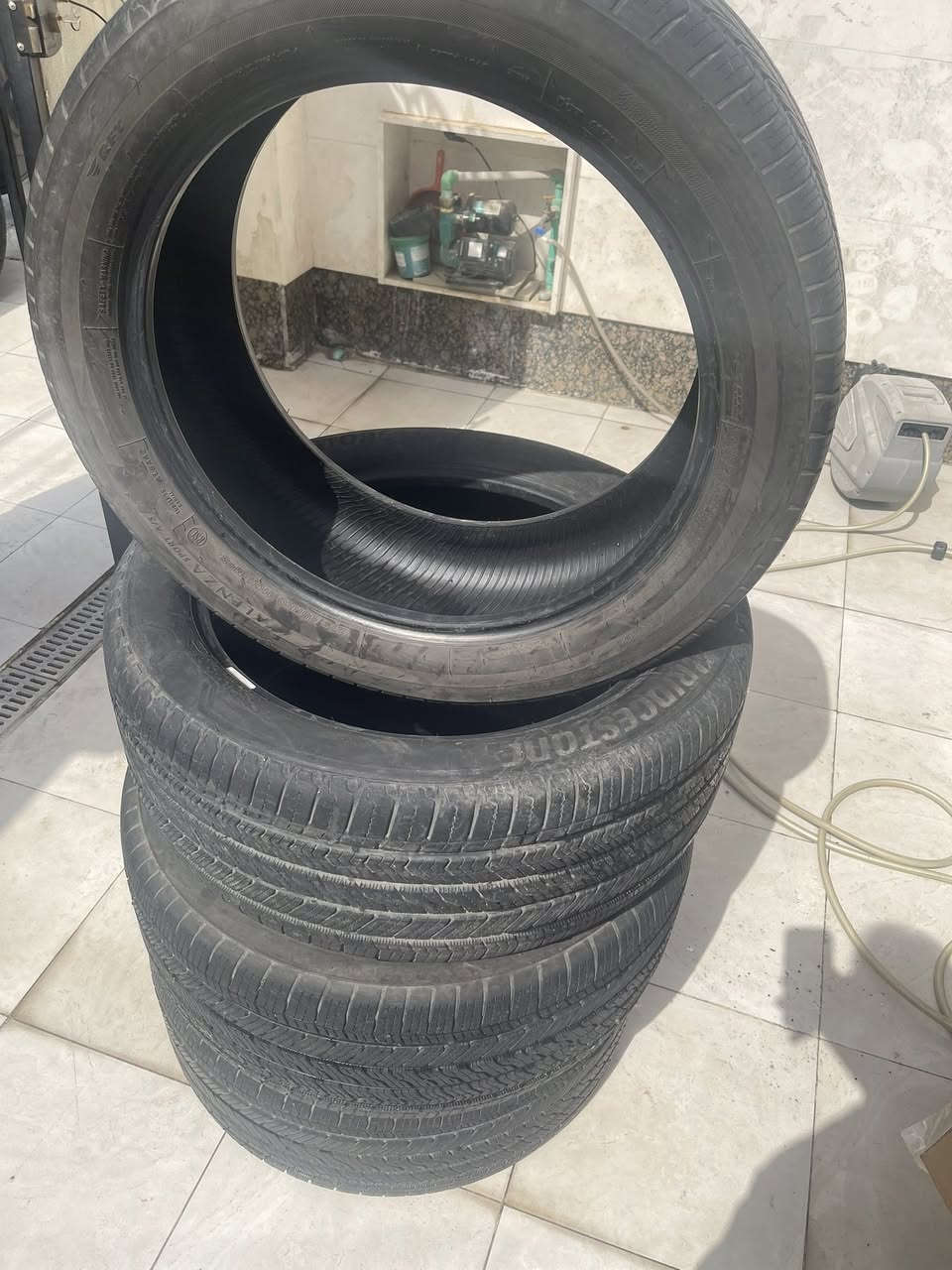 سلام عليكم تخم تاير برجستن رن فلات مستعمل قياس 275/45/ 20  175الف***********
