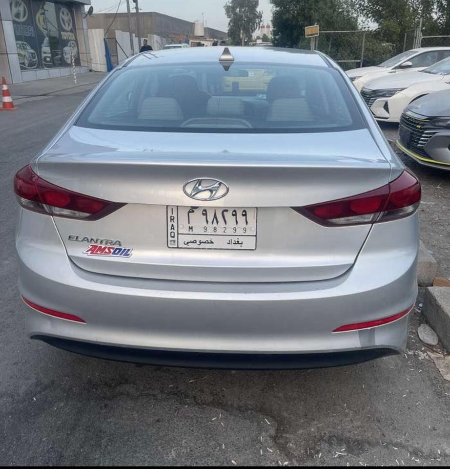 النترا موديل 2018
وارد امريكي 
محرك 2000cc كير AT المرغوب 
شاشة كبيرة بلاد ابل كار بلي واندرويد اوتو
ويل حجم 16 المرغوب   4 دسك 
تحكم مقود 4 جهات 
ثلاث وضعيات قيادة 
كامرة خلفي بلاد 
لد كشاف ضباب 
رادار جانبي بلمري 
تحكم كروز مثبت سرعة 
حساس اطارات شاشة 
 سويج عدد 2 
السيارة صارف عليها
 صدر جديد✅
 باتري جديد✅
كهربائيات ✅
دسك جديد✅
تايرات جدد كير مكينة ناعمة مكفول 
سيرفسها يم خدمات الحسام فرع شارع فلسطين وموجود عندي وصولاتهم مال سنة كاملة احسن نوعية دهن موتل الفرنسي الاصلي ادير وشرط كل الفين ميل ابدل شتة صيف وغراض الادامة كلة اجيبلها من الشارقة الله شاهد  

حادث السيارة بنيد نفسة مرجعي وجاملغ عكس السايق مبدل وباب صدر مبدل 
نفس لون باقي السيارة كلها ليبل واحد

السعر 131$ وبيها مجال  
مشروع وطني رقم بغداد
مكاني بغداد الشعب 

بسمي تحويل ثاني يوم 
مرفق صور الحادث 

رقم واتسب فقط غير متواجد فيس بوك 

***********
