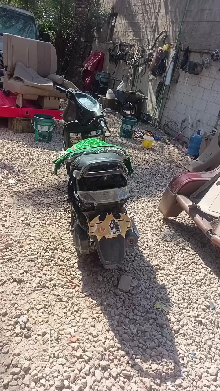 سلام عليكم دراجه لبيع
محرك مامفتوح دراجه جديده وخير من الله 
تواصل عل رقم ماكو خاص ***********
