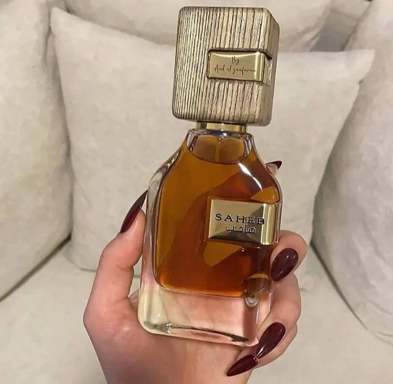 كماليات زيوني 

عطر صاحب ‏SAHEB للرجال 
من أرض الزعفران 

 هو عطر بديل ل boccanera orto Parisi
 يحتوي على التركيبة العطرية من المسك والشكولاتة الداكنة والزنجبيل والفلفل وخشب الصندل.
عطر انيق

يوجد توصيل لجميع محافظات العراق


**إذا كنت صاحب هذا الإعلان وتريد حذفه لأي سبب، رجاءا أرسل رسالة إلى الدعم الفني**