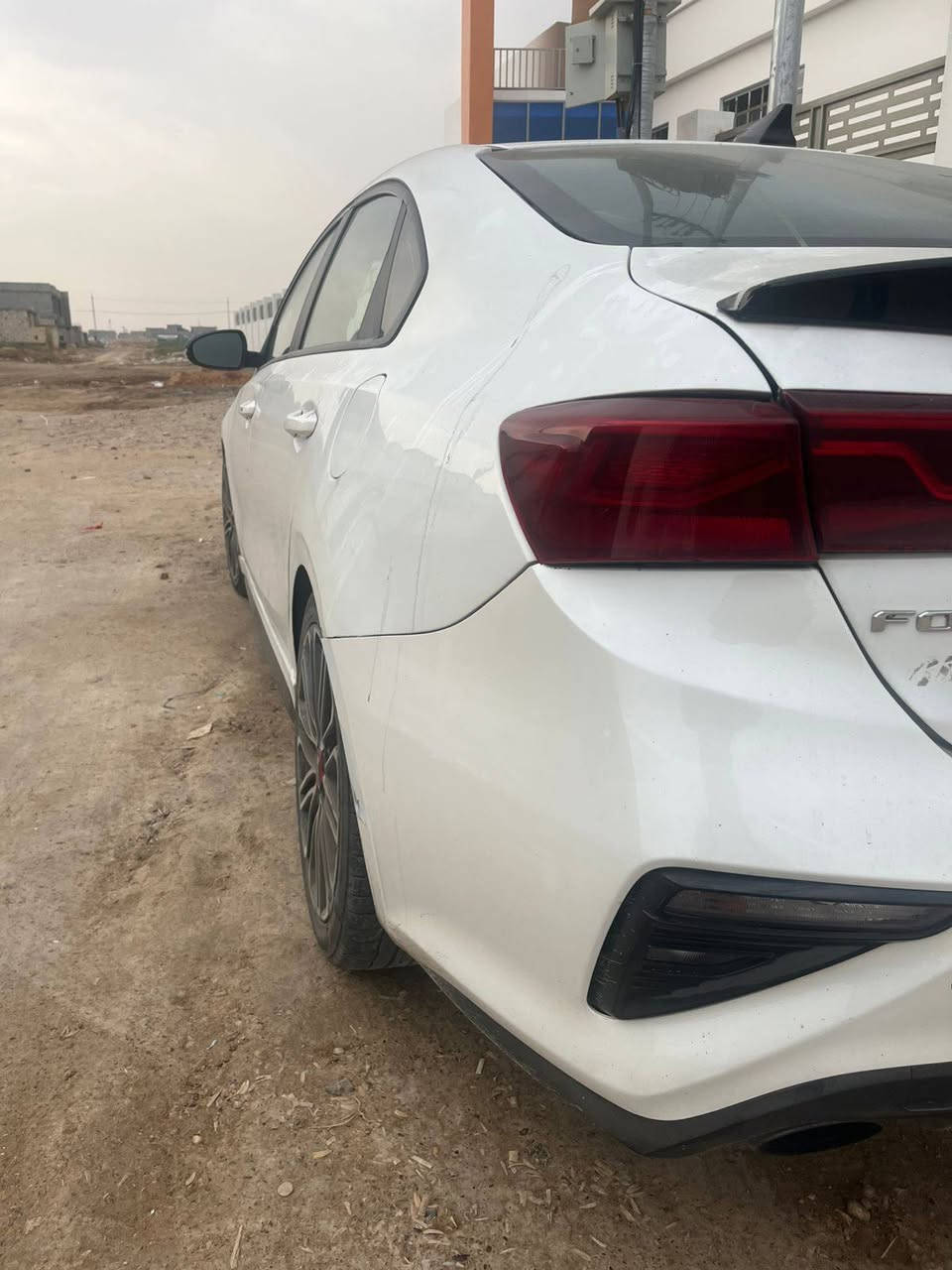 يا الله
سلام عليكم ورحمة الله وبركاته
KIA FORTE GT تجي أعلى 
موديل:2021
وارد: أمريكي 
الرقم: بغداد خصوصي باسمي تحويل ثاني يوم
ماشيه:52 الف ميل و قابل للزيادة

مواصفات فول الفول ١/١

المواصفات :-
-محرك 1.6 تيربو 
بقوة 205 حصان🐎 
-كير dct دبل كلچ 7 نمر 
-فتحه سقف
-بصمه تشغيل وبصمه ابواب
-كشنات جلد مختم GT 
-دشبول وستيرن مختم GT
-حساسات خلفيه 
-رادارات 360 درجه 
-نقطه عمياء 
-قياده ذاتيه 
-كشن السائق كهرباء
-اكزوز رياضي 
-طلقات اكزوز
-انضمه قيادي عاديه وسبورت وسمارت  
-تدفئه تبريد الكشنات  
-اضائه داخليه
-شاشه بلاديه تدعم اندويد اوتو وكار بلي  

أمانة الله ورسوله السيارة نظيفة على أيدي لا متعبها و مداريها دهن و بانزين سيارة على أيدي وين ما يعجبك تفحص تشلع عيوني كير و محرك و حداديه كولها مكفولات شرط بس الي بالصورة حادثها مبدل قبغ صندوق و شويه من الجاملغ
و انطيك بيها تراي للبصرة 
سعرها: 155 ورقه و بيها مجال بسيط 
مكان السيارة: بغداد
للاستفسار الاتصال :
***********
تحياتي الكم 👍.
