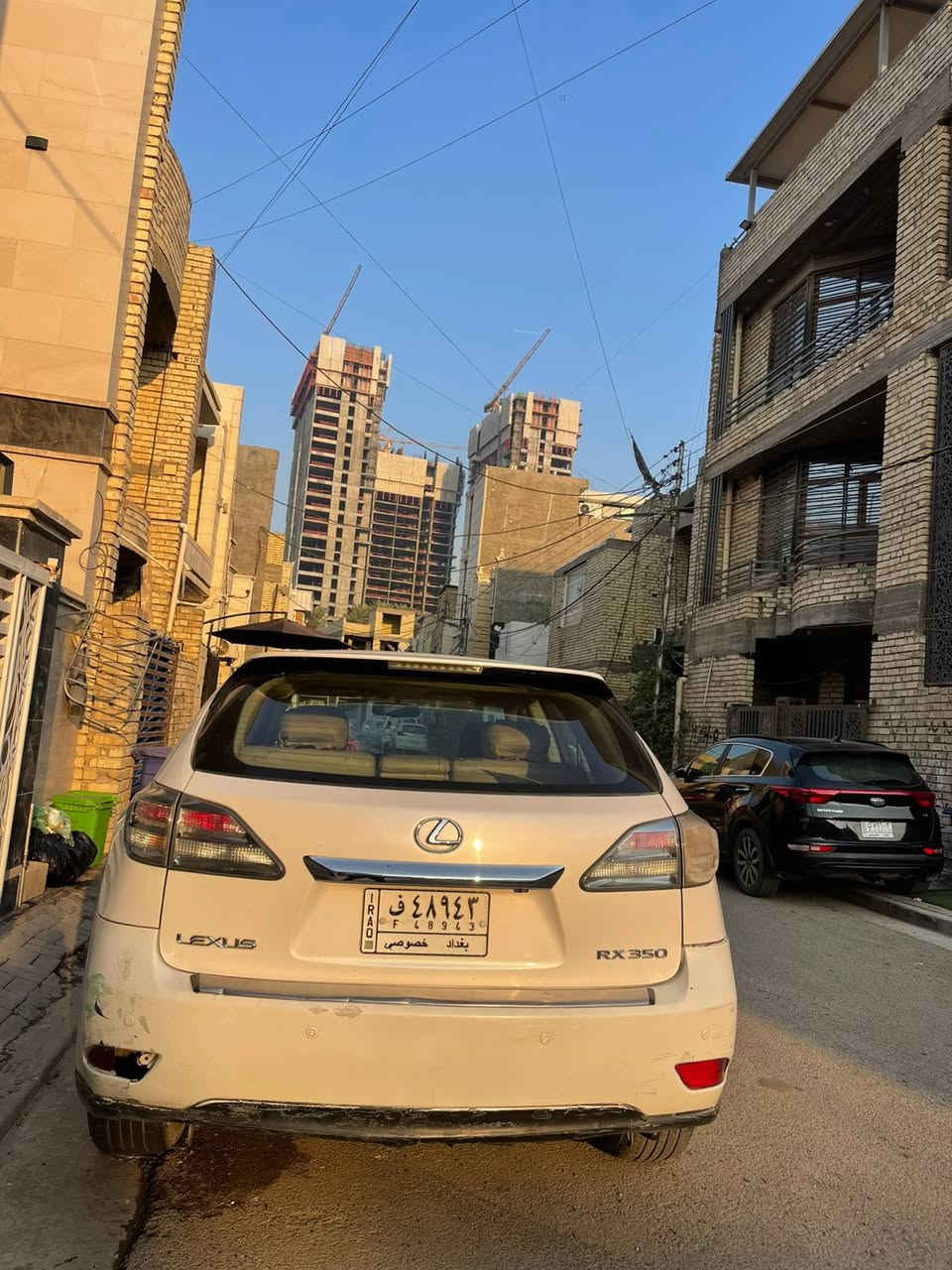 السلام عليكم لكزس RX 350 موديل 2010
فول مواصفات خليجي بيهة بس بارد كير محرك مكفول 
مرفق السونر  
السعر 135 
مكان بغداد الجادرية 
للاتصال ‭***********‬
