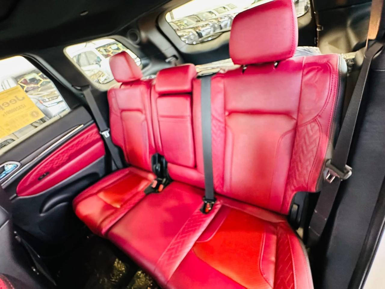 السلام عليكم زبائننا ومتابعينا الاعزاء جيب كراند شيروكي فئة ال S خليجية وكالة هارلم موديل 2022مكفولة 
👈 ماشية 8 الف مايل 👉 
(بحالة الزيرو)
👈  رقم مميز  👉
بعدها بالفابلونات كما موضحة أدناه المواصفات المعروفة رادارات امامي وخلفي وجوانب  منطقة العمياء بانورامى بصمة وتشغيل عنزبعد 5 راكب محرك 3600 وداخلها احمر المغربي المرغوب 
ملاحظة 
(السيارة مغلفة بافلام الحماية PPF تغليف كامل)
الكبات الصغيرة والارضيات وعدة الاسعافات الاولية وعدة الشركة بعدهن بالچيس السيارة خاضعة للفحص والسونار من قبل مركز بدي چيك يعني بيها تقرير شامل من ناحية الصبغ والبارد والتبديل والكيلو متر والعقول والگير والمحرك وباقي التفاصيل 
للاستفسار الاتصال 
0770 118 9000
او زيارتنا بغداد معارض البياع معرض حيدر سيدار شارع الوكلات مقابل المتنزه 
ادارة المعرض ***********  
وتحياتنا للجميع .
