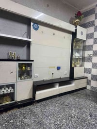 معرض بلازمه لبيع عرض 3 أمتار ارتفاع 2 متر الاستفسار 07732504446