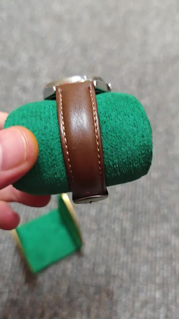 سلام علیکم. 
ساعە سایکو البا یابانی اصلی للبیع.  باتری. فنتج قدیم. ستنلس ستیل. منفذ یومی و اسبوعی. نضیف جدا. شغال مضبوط. قطر 36 مع زمبلک. ساعە رسمیە جدا حلوە. سعر 55 الف.


**إذا كنت صاحب هذا الإعلان وتريد حذفه لأي سبب، رجاءا أرسل رسالة إلى الدعم الفني**