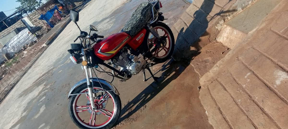 سلام عليكم ماطور سافين موديل 22
نضيف محرك مفتوح تايرات انضاف كهربائيّة كله شغاله 
ماطور احله من الصوره مكان الماطور الحويجه ناحيه الرياض السعر 450 او بي مجال استفسار عل رقم  
***********
