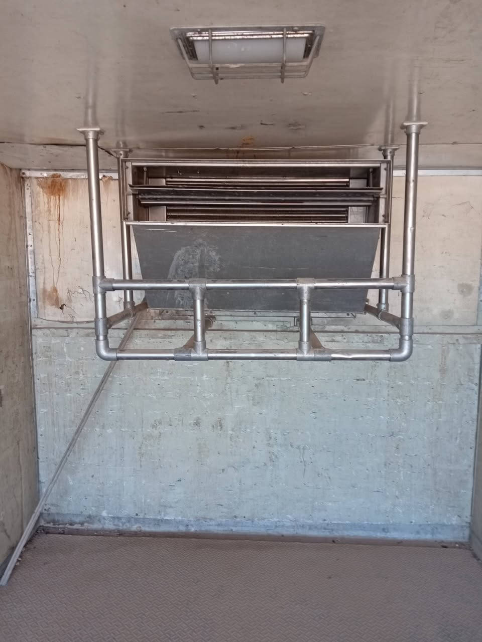 السلام عليكم 
براد للبيع
المكان بابل الحمزه الغربي
للاستفسار ***********
