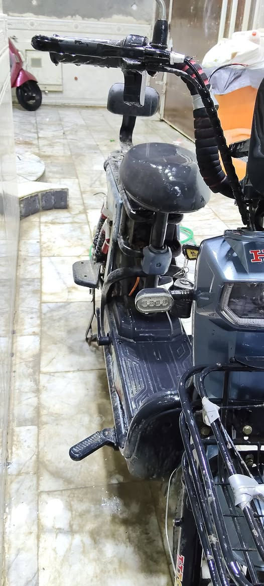 بايسكل شحن للبيع بدون بطاريات الكشن الوره موجود انطيني سعرك ونتفاهم


**إذا كنت صاحب هذا الإعلان وتريد حذفه لأي سبب، رجاءا أرسل رسالة إلى الدعم الفني**