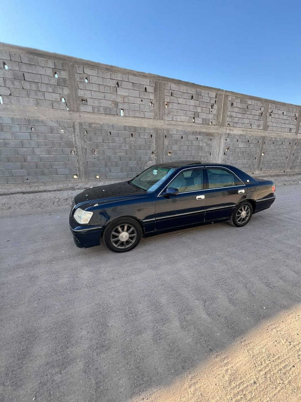 السعر 75 والقديع مستعجل 
سلام وعليكم جنون  معلاي كلمي معمله واصل كمرك وكاله بسمي راعيه موجوده حاظر فول موصفات فتح أربع دكم تبريد خلفي مكينه فيتي كارتون جهاز  راقم بقداد لماني بيه مكانت صبق مكفول من كص نقل جثه  طخم تاير  سعره 75 شرا تصل بيه مجال   *********** مكان بصره
