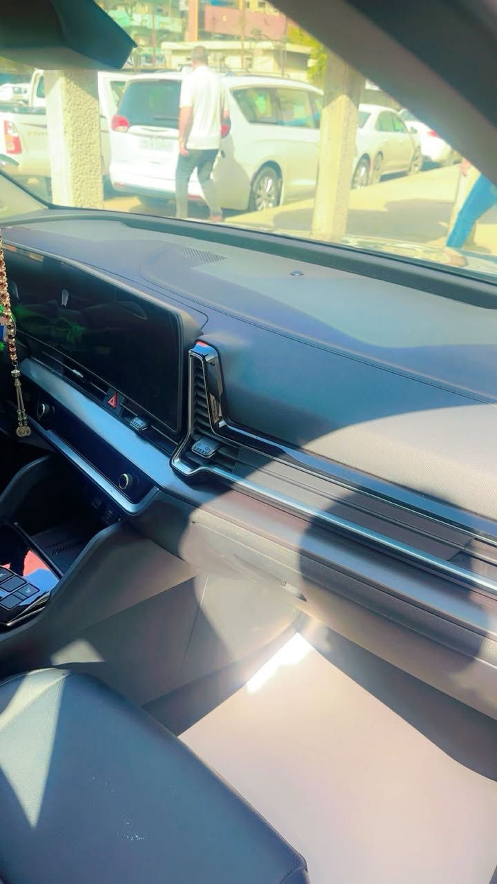 السلام عليكم
عندي كيا سبورتج اكس لاين موديل 2025 وارد امريكي  السياره بيها باب خلف السايق تبديل وباب السايق نص صبغ السياره بلاديه مرقمه وجاهزه السعر المطلوب 225 مرقم وبااسمي الحادث موضح كما موضح بالصور

***********
