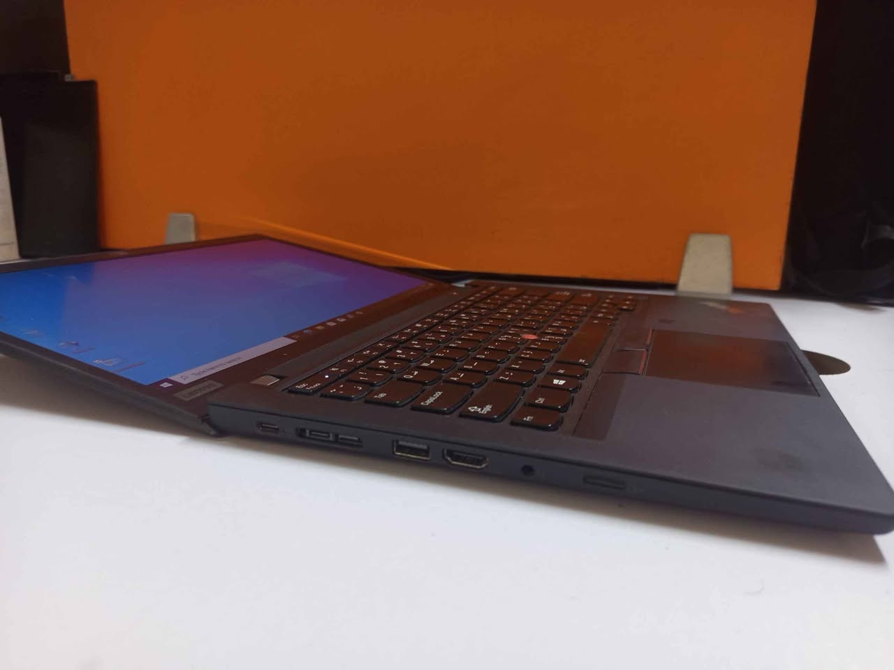 💻 Lenovo ThinkPad T14

🔹 Processor: Intel Core i5 10th Gen
Touchscreen 
🔹 Memory: 8GB / 16GB DDR4
🔹 Storage: SSD NVMe 256GB / 512GB / 1TB
🔹 Display: 14" FHD IPS (1920×1080)
🔹 Graphics: Intel UHD Graphics
🔹 Connectivity: Wi-Fi 6, Bluetooth 5.1, Gigabit LAN
🔹 Ports: USB-C (Thunderbolt 3), USB 3.2, HDMI, RJ-45, microSD
🔹 OS: Windows 10 Pro / Windows 11
🔹 Weight: Approx. 1.5 kg

✅ Ideal for Business, Office, Networking, Study & Daily Use
010 14524898 
01080062089/phone 📱 القاهرة, مصر


**إذا كنت صاحب هذا الإعلان وتريد حذفه لأي سبب، رجاءا أرسل رسالة إلى الدعم الفني**