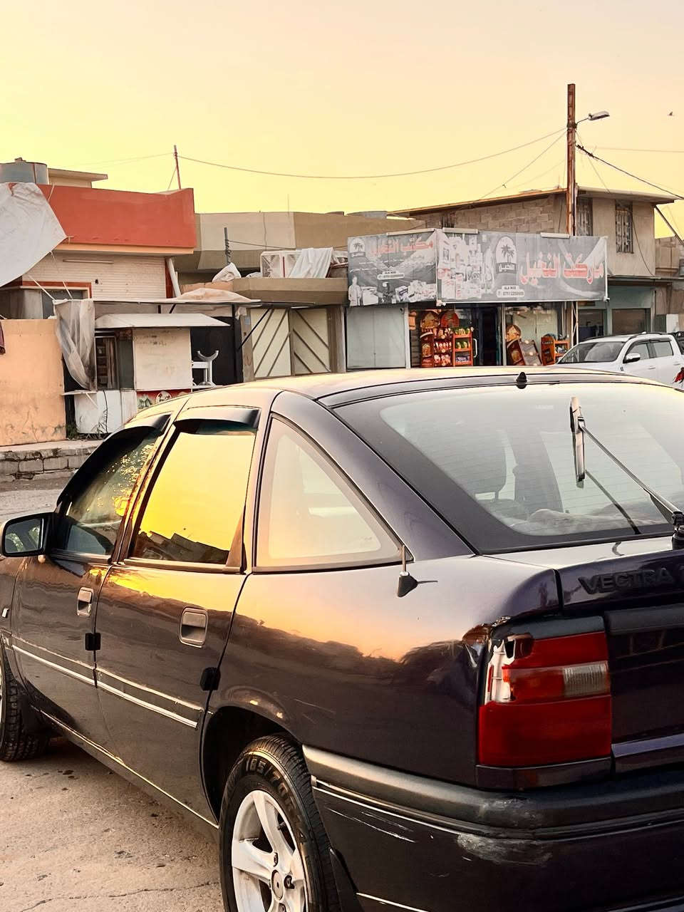 للبيع: اوبل فكترا 1993 – نظيفة وجاهزة للاستخدام

السيارة بحالة ممتازة ومميزة، ولا تحتاج لأي مصروف.

 المواصفات:

 المحرك: حجم 18، المحرك والكير بحالة ممتازة (شرط الفحص).

 الإضافات: تبريد وتدفئة شغالة بكفاءة، 

 : سنوية جديدة، وهزة السيارة سارية المفعول حتى عام 2031.

 حالة البدن: بدون صبغ، مع وجود بارد بسيط في باب السائق 

 ملاحظات: توجد بداية خيسان وبداية تقحيل في السقف.

 السعر:47 ورقة (وبيها مجال للطيبين).

 مكان التواجد: الموصل - الرشيدية.

 للاستفسار والتواصل: ***********
