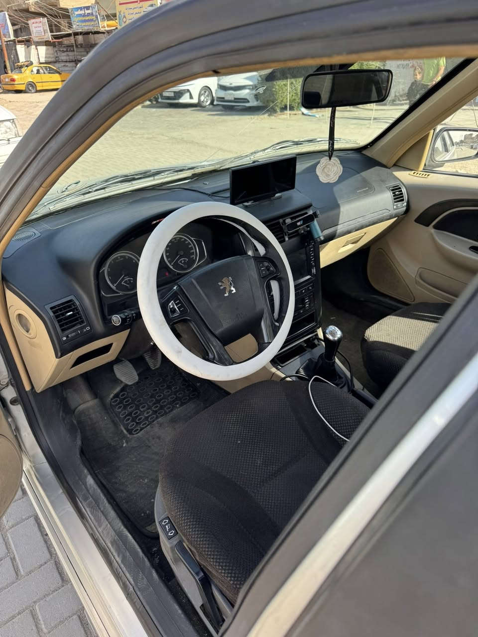 السلام عليكم شباب بيجو بارص 2023 جاهزه السياره خير من الله مكينه كير تبريد تخم تاير بيهه ضربه مثل ما موضح بل صوره يرادلهه بس صبغ السعر 60 وبيهه مجال مكاني بغداد حي الجهاد الاستفسار ***********
