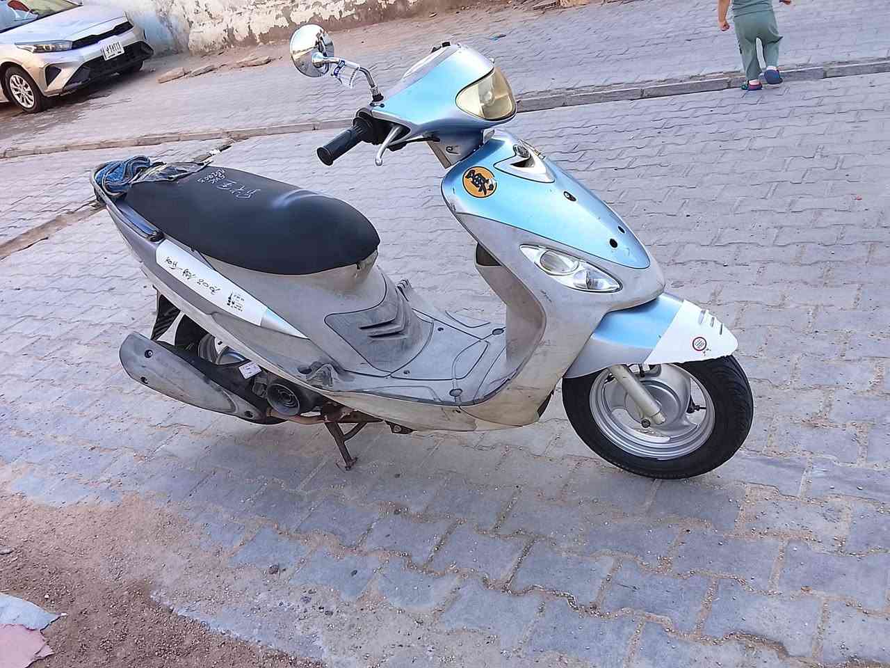 السلام عليكم شباب دراجه للبيع دراجه رمبه ماكس ختم واحد وين محرك كل شيء مختم بها دراجهى دراجه احلى من الصوره صار لها اربعه ايام طالعه من الرمبه السعر خاص ***********
