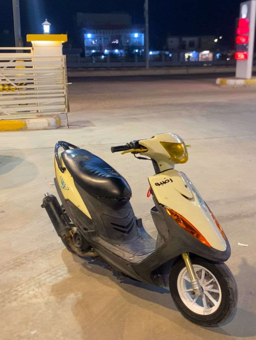 السلام عليكم ماكس عدله للبيع
دراجه كامله عوزها باتري فقط كلشي شغال بيها 
شلعه معدل خير من الله دراجه
نصبتها تسولف 
مكينه مفتوحه ناعمه  
بيها تزويد يدات بيدك وفج وصينيه ووياله مشيف وستان صفح وقطره وصالنصه وسبايدر كابون فايبر وكفرات لون مميز ماكو عدله هيج لون حته بسوق بلي ما تلكه نفسها هيج لون وصدر امامي قزم ودبل خلفي قزم ولقط صوندات وصوندات مبخره وشوته تزويد 
سعر 750 مكاني ميسان نهاوند
رقمي ***********
