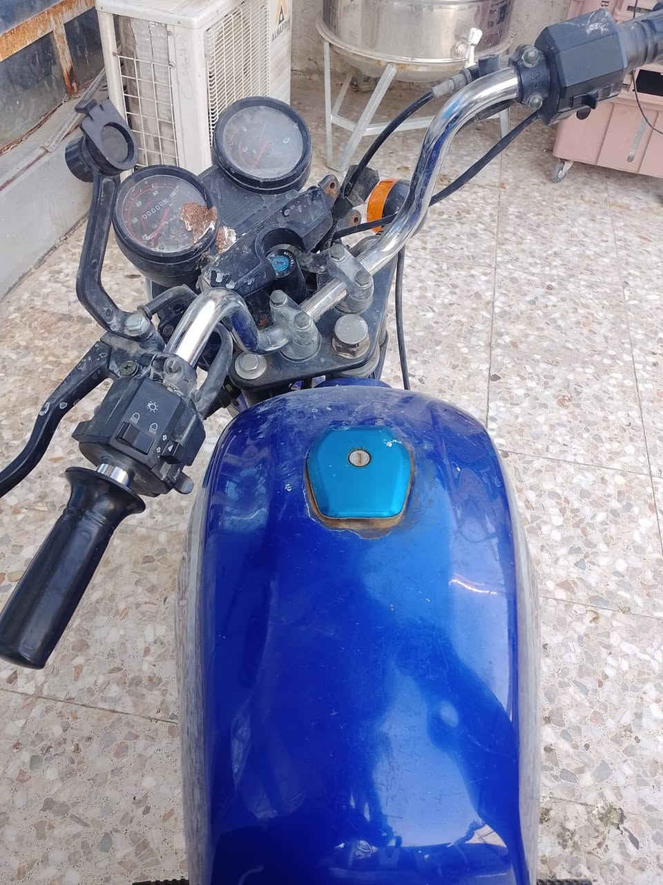 سلام عليكم دراجه بوكسر 4كير أوراق اصولي سعره 750 وبيه مجال دراجه مجفته جديد موديل 21 دراجه خير من الله مكاني حله بكرلي 
رقم ***********
