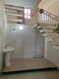 ابقاميشلان • ٢٠٠م • طابق ونص