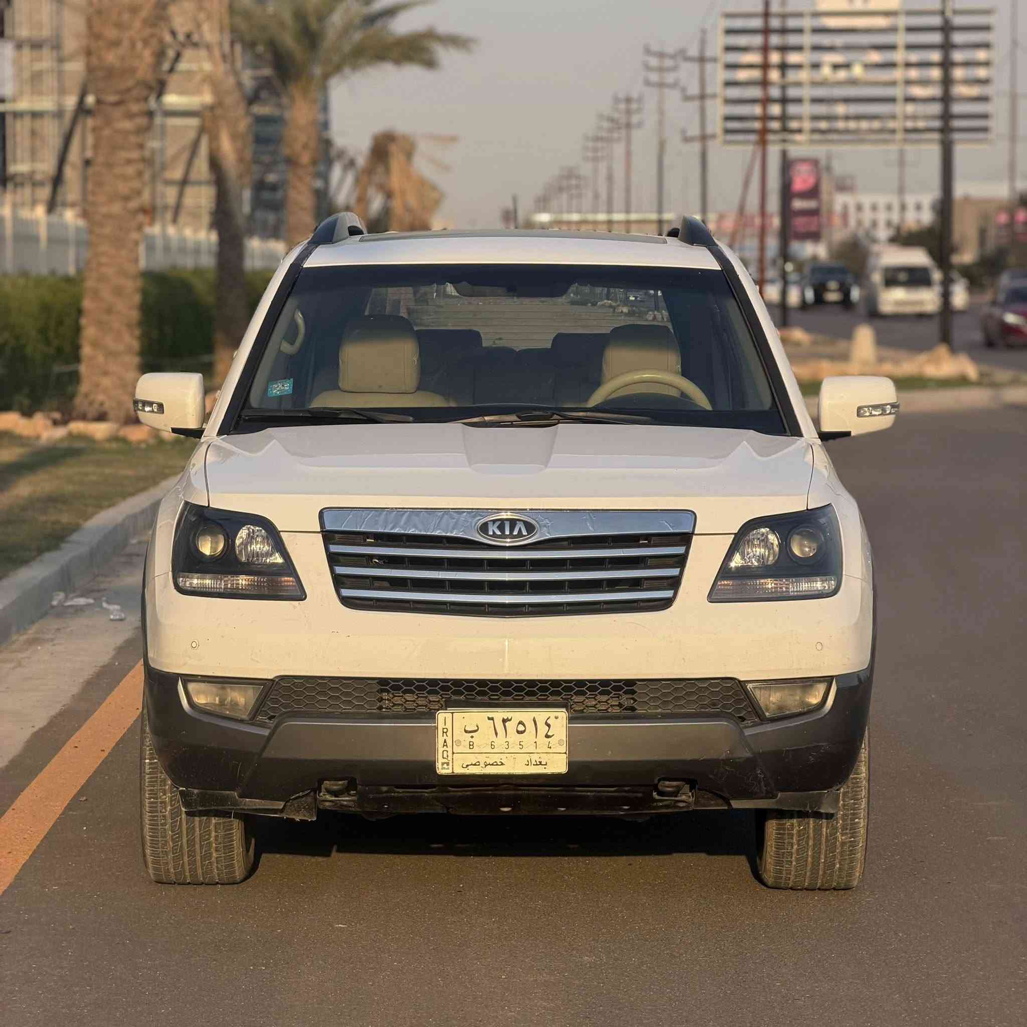 موهافي 2013
خليجي  مكفوله ماعدا
شبر كارت بالبنيد 

فتحة 
شاشة + كامرة 
تبريد منفصل بيانيو 
تحكمات بالاستيرن
وباقي المواصفات المعروفة 

ماشية 141 كيلو حقيقي

سيارة جديدة كلش عليها تخم تاير 
وصدر امامي خلفي جديد

 مناقصها شي  
السعر 140 وبيها مجال بسيط
  
عنواني بغداد السيدية
***********
