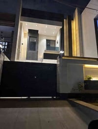 للبيع دار سكن VIP مساحته 180م ( سند مستقل) الواجهة 6٫60مٌ النزال 30 بن...