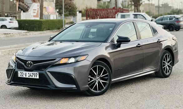 السلام عليكم ( للبيع فقط بدون مراوس )
للاستفسار 077131293 تيوتا كامري موديل (2023)SE السياره جديده دخول  وترقيم جديد رقم اربيل تحويل  ثاني يوم تحويل لون شمباني  لامع ميتاليك
ضرر السياره باب خلفي وربع الباب الامامي ونزال الجاملغ وصور الحدث بالمنشور. قطعه كلير امريكه. 
( السيارة جديده واحلى من الصور )
السيارة جديده جدا 
ملاحضة ✅✅ السيارة بدوووون ايرررررباك 
((حجر البيئة مكفول وبشرط عل فحص))
( المواصفات  )
شاشة جبيرة. 
نضام car play + AUTO ANDROIOD
نضام خرائط وانترنيت 
نضام ABS
كاميرا دوارة
سبايدر خلفي 
اوتو هولد 
كشن كهرباء 
منافذ شحن 
شفتات استيرن 
اشاير بالمري الجانبيه 
كشنات جلد اسود 
دركه جلد اخياط 
تحديد مسار
نضام مانع تصادم 
تبريد شاشه بيانو 
سياقة الكترونية
رادار امامي 
لايتات زنون عدسات عالي وناصي 
جي بي اس 
نضام نورمان ايكو وسبورت 
نضام مانع انزلاق 
لايتات عالي اوتو يشتغل عند الضلام  
محرك 2500 المرغوب
السيارة كلش جديدة زيرو ومكفولة من اي عطل
بعدها بلزكات الشركة وجياسة الشركة ✅✔️
السيارة جديدة جدا واحلى من الصور واي نقص مابيها من كل النواحي 
ارضيات الشركة ربل + الصندوك + كتلوكات الشركة + فلينة وغراض الشركة كلهن موجودات 
مكاني بغداد شارع فلسطين واتساب ***********
