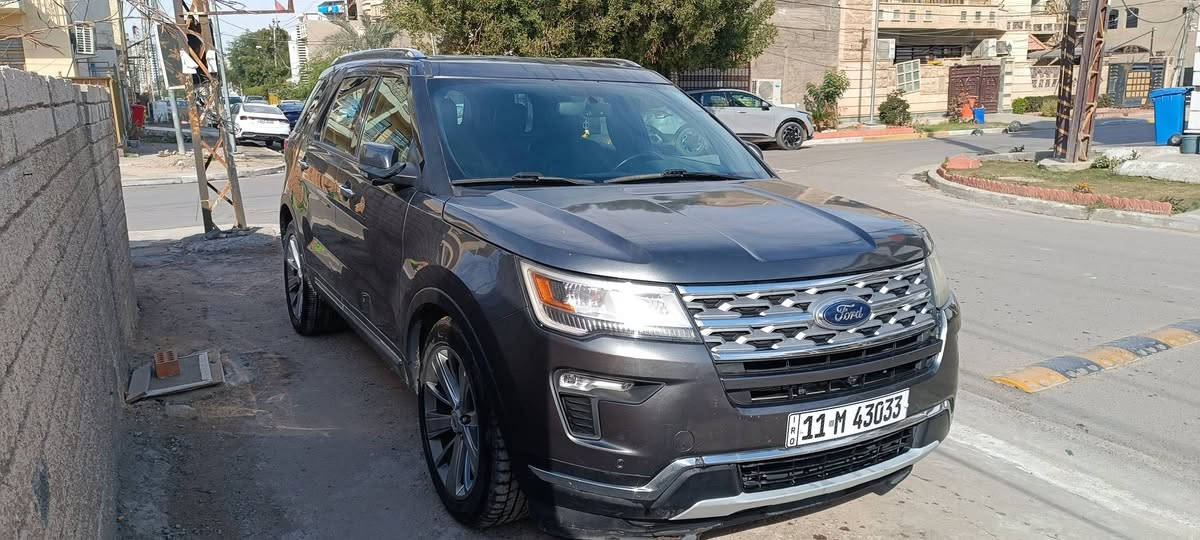 اكسبلورر للبيع 18 لمتد فول ماعدا الفتحة
كامرات امامي خلفي 
داخل جلد كهرباء
7راكب كشنات خلفي كهرباء
تبريد 3قطلع تدفئة كشنات حتى الستيرن 
ويل 20
صندوق كهرباء دكمة وحساس
حساسات رادار شاشة تحكم كبيرة 
مواصفات هواية متنعد 
السيارة جديدة على ايدنة من 2019
حادث بنيد فقط وبدون ايرباك كلها عالشركة ومبيها اي نقص ترايها لزاخو
ماشية 124000كلم وليس ميل
رقم بغداد مكانها بالسيدية
السعر 17500
الاتصال ***********
