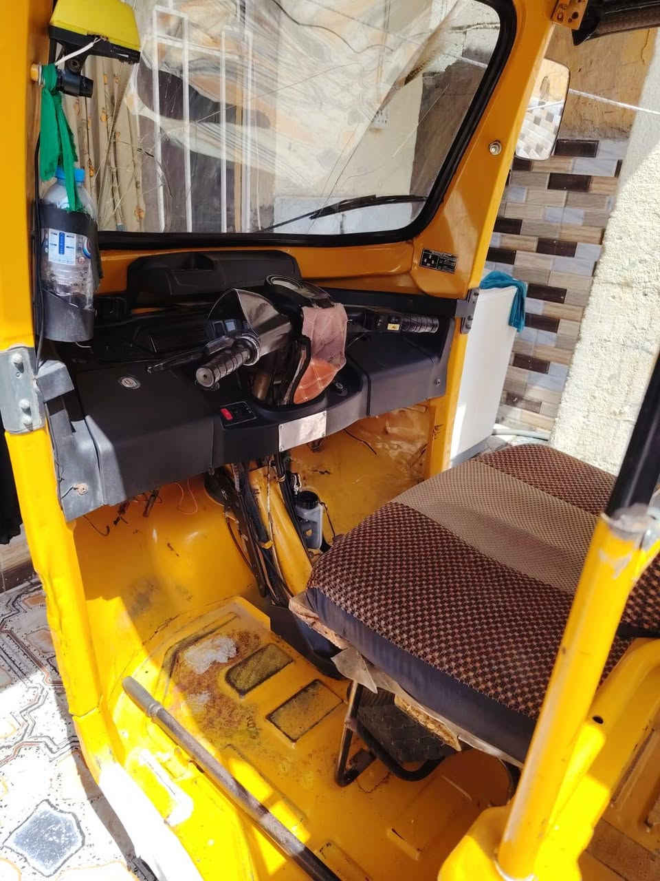 عشرين للبيع رقم وسنويه بسمي محرك برغي ما مفتوح لبدي شوف لعين بيه ضربه بصيطه بدوسه سعر 6وبيه مجال


**إذا كنت صاحب هذا الإعلان وتريد حذفه لأي سبب، رجاءا أرسل رسالة إلى الدعم الفني**