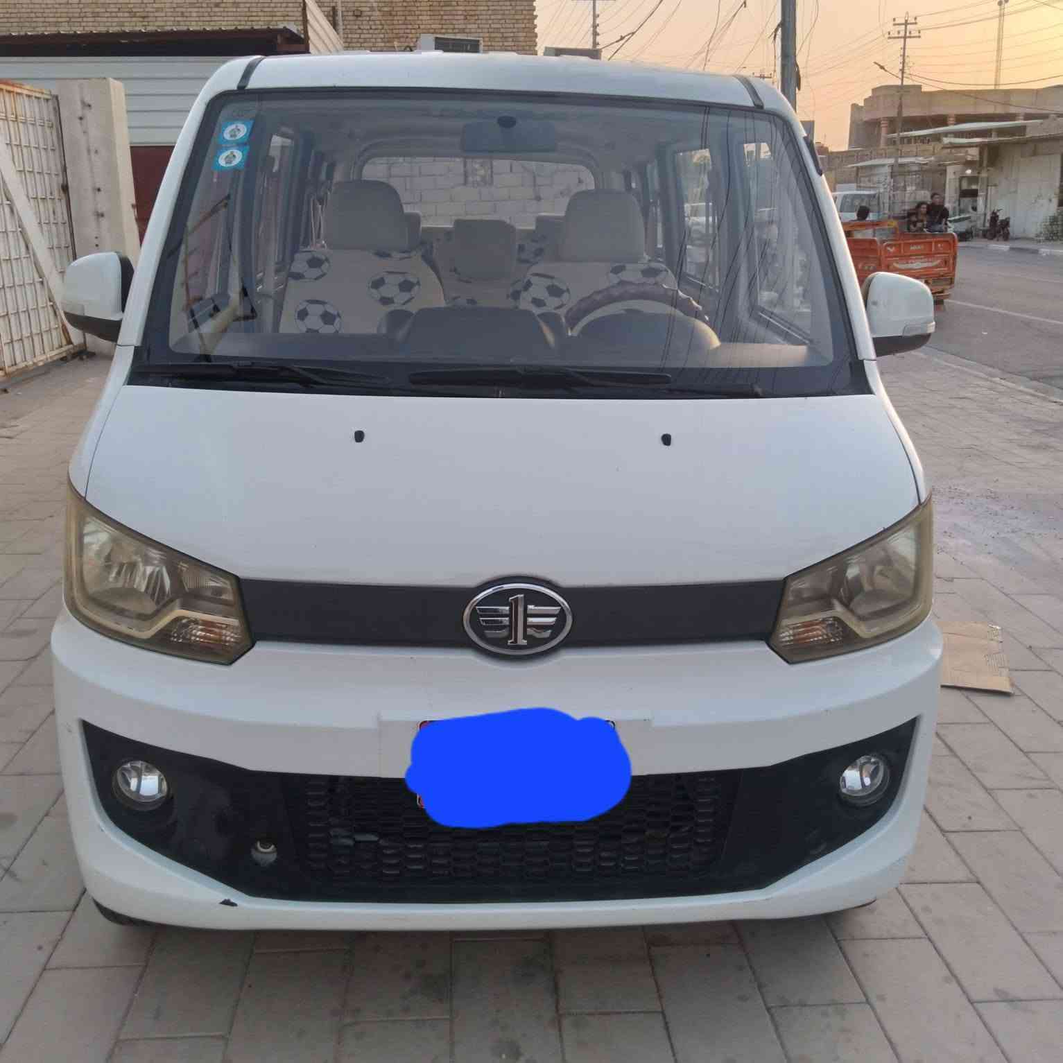 السلام عليكم 
سيارة فاو اخت الزيرو ماشيه 17الف فقط رقم بغداد دولي 
السيارة حاليأ بالبصرة وبأسم رجال بصراوي اني مكلف بالنشر  للاستفسار حتى تعرف تفاصيل اكثر وسعر السيارة 
هذا رقم صاحب السيارة ***********....
