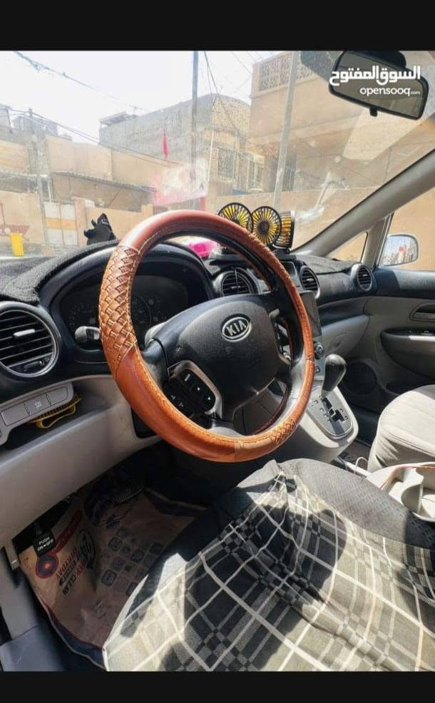 كيا كارينز 2008 وراد امريكي  بصرة سنوية منتهية
محرك 6سلندر 2700 المحرك والكير خير من الله+ تبريد جيد جدا السيارة بيه تلحيظات سيارة جناي مال بيت 
السيارة ابيعه كوم حديد السيارة بيه ضربتين  جاملغ الخلفي مال الوارد 
وب العراق ضربتهة بنيد مصلح 
مكاني البصرة 
السعر 70 وبيه مجال 
*********** واتساب
