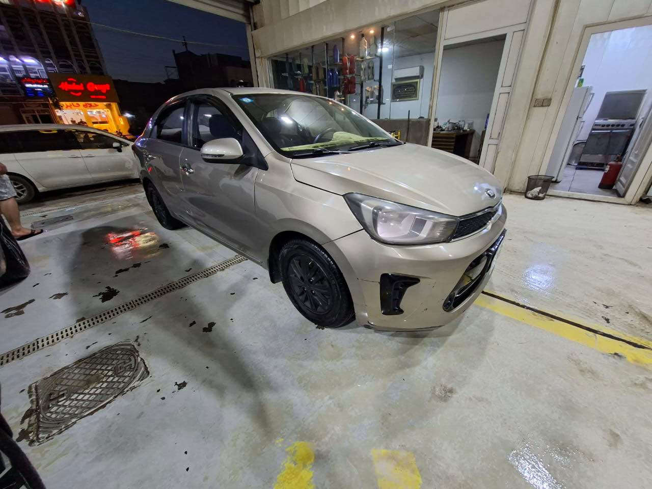 بسم الله توكلنا على الله

كيا بيكاس 2020 بغداد باسمي رقم الدولي الجديد فتحه سقف  ماشيه ٧٦كيلو فقط 

مكينه اربع سلندر كير at نضيفه وناعمه السياره

ملاحضات( صبغ بنيد وجاملغات وكلشي واضح بل السونار  فقط)

مكانه بغداد الكرخ الغزاليه او حي العامل

السعر ٩٢ وبيها مجال 

الاتصال ‭0770 440 3670‬واتساب موجود هم Colombo, Sri Lanka
