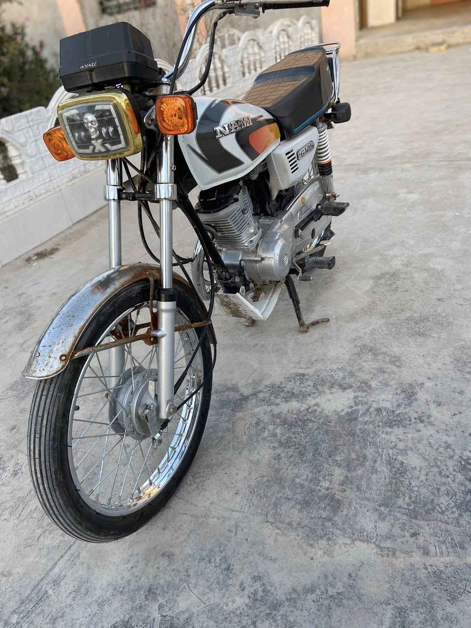 سلام عليكم  دراجه  ادوات دراجه  جديد  تفاصيل خاص المكان القرنه شراي يجي خاص***********
