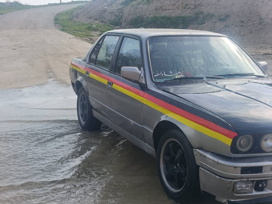 bwm 28$مجال کە م
بیئم زعرە  316 ڕقە م  کرکوک  
مۆدیل 19887 گیری  بە شە رت  مکنە  520     مە کینە  دوکال  اکات  هه موو گیای  بە شە ر ت  ـبە شە رت  تحویل و بڕوا موس 
ژ.م *********** شمشمل, السليمانية
