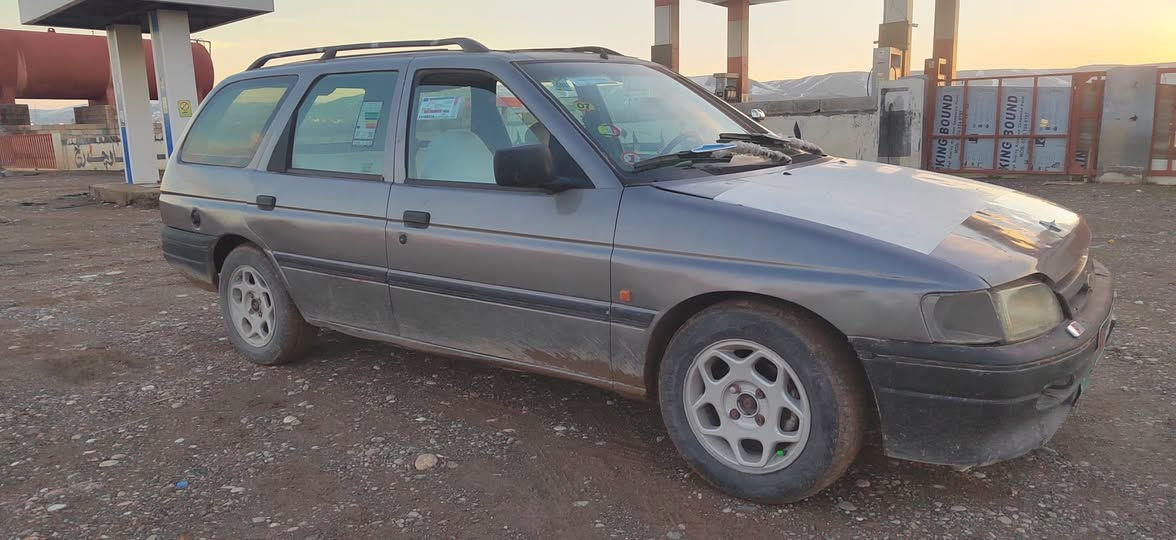 فۆرت مۆدیل 91
سەنەویو وەکالەی لەگەلە 
بەشەرتی ئەوەلیات 
سەیارەکە دعمولێ داوی نیە 
تەقەورەقەی نیە 
مالێ دۆستە
9گەلاو مەعامەلەیەکی کەم 
ژم *********** السليمانية, العراق
