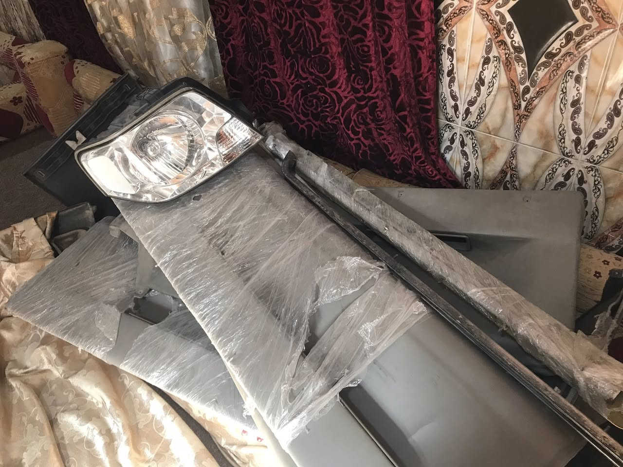 سلام عليكم وصول حاويه منغولي تفصيخ 
بطلين ١٤ راكب نضافه 
السكه الوسطه باب سلايت ويه المسطرة البلاستك
لايتات منغولي نضافه الف بلميه
طبلات منقولي بلاديات 
صطاب اكسل منقولي
بك لايت خلفي منقولي
وايرات كير منقولي
دعاميات منغولي
لوي منقولي كامل هوا والدبل والقاعده
باور ودينمو منقولي
لوي بريجو كامل هوا والدبل والقاعده
العنوان البصره ابو الخصيب***********
