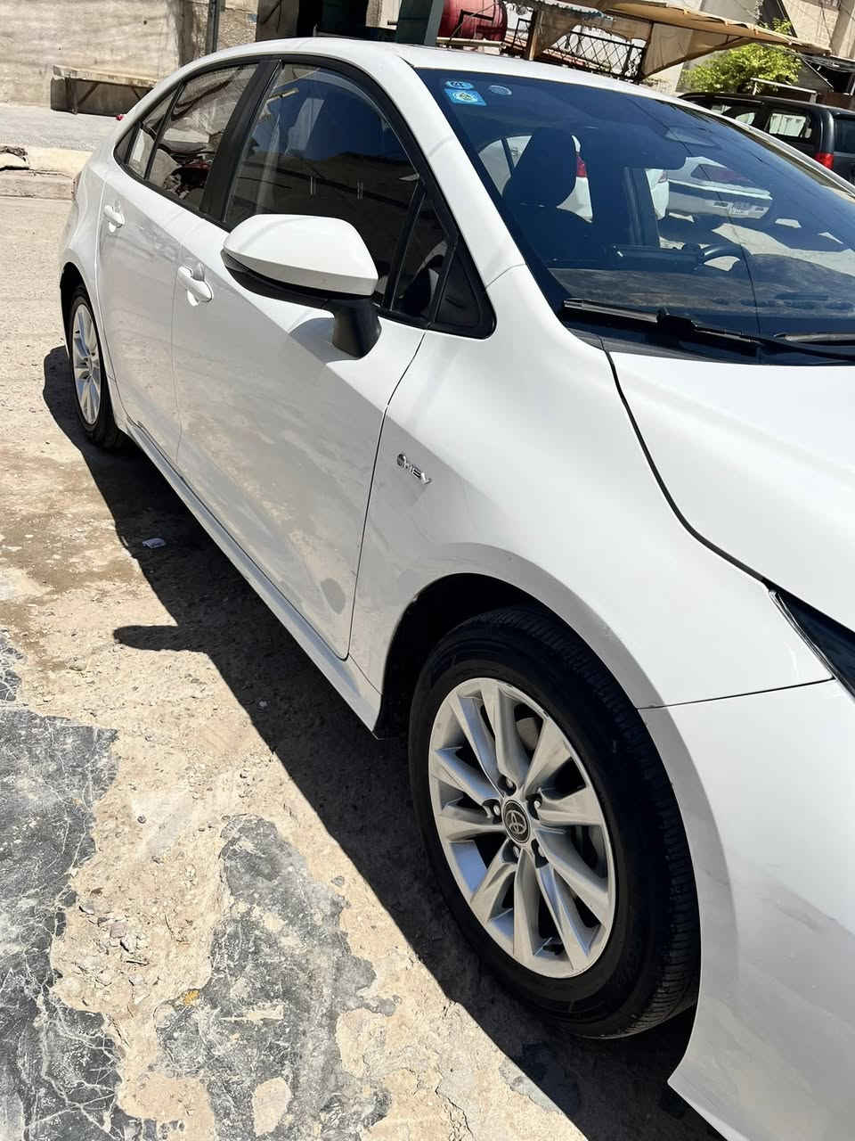 السلام عليكم 

تويوتا كورلا شكل الخليجي هايبرد 

ماشيه 43000 km 

السيارة مكفولة فقط بارد بجاملغ الايمن

محرك 1800 هايبرد

مقاعد جلد بلاديه

تشغيل بصمة + دخول ذكي تحكم كامل ستيرن

دشبول ديجيتال

تبريد قطعتين (أمامي وخلفي)

كاميرا خلفية

منافذ USB أمامي وخلفي

ويل كاب قياس 16 إنش

لايت أمامي زينون + كشافات أمامية

فتحة سقف (سلايد روف)

رادار أمامي + تحديد مسار

مثبت سرعة + 3 أنظمة قيادة هاند بريك بصمة + نظام EVE Mode

Apple CarPlay شاشة آندرويد تدعم

إشارات على المرايا الجانبية

هيتر مرايا جانبية 

السعر 147$  وبيها مجال للطيبين

مكاني بغداد البلديات 

للاستفسار

***********
