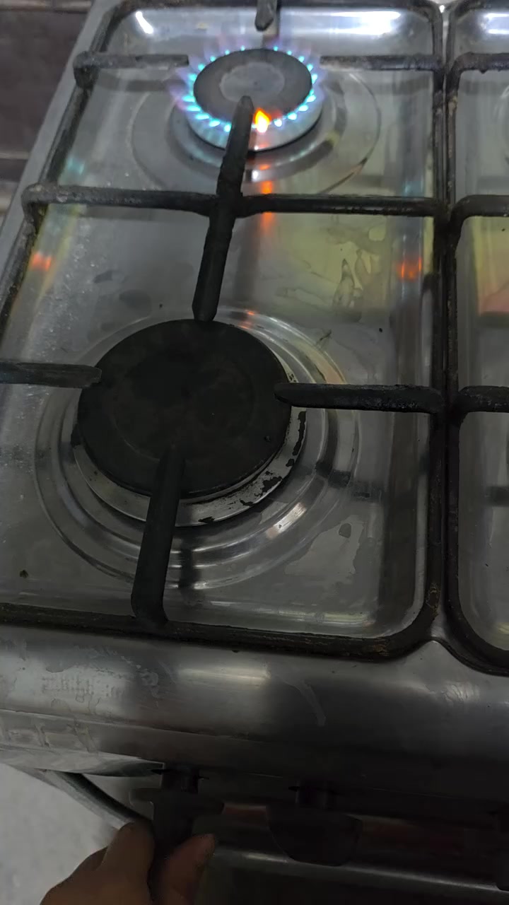 طباخ 4 عيون شغال فرن فوك وجوه نضيف نوعيه جيده بي جداحه بدون كهرباء العيون الثنين الباقيات ماعرف شنو خلل جانن يشتغلن من تركته ورجعت شغلته ماشتغلن ولا لحيت بي بس جربته علمود التصوير  75  العنوان ابو شمع مستعجله عالبيع


**إذا كنت صاحب هذا الإعلان وتريد حذفه لأي سبب، رجاءا أرسل رسالة إلى الدعم الفني**