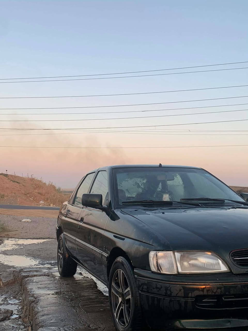 للبيع فورد سكورد موديل 1994 سيارة جاهزة وحلوه كدام العين كابون بانزين رقم جديد هزه جديدة السعر28 وبيها مجال التواصل***********
