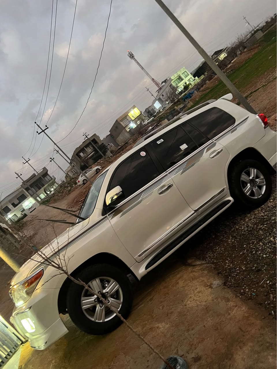 وەنەوشە 2009 کامل ناو دەرەوەی گۆراوە بۆ 2015 
مواسەفات لیگزیز موس براوەی نیە دەعمو لیدرای نیە 
زەمان دوبەی بەشەرت دوبەی 
سعري 168 معامه له 
8پستنە گێیر مەکینە بەشەرت تەقەو رەقەو کارەبای بەشەرت سەیارەکە پاک ماوەتەوە 154هەزار هەقیقی رۆشتوە مەسرەفی سەنتیکی تیا نیە کامل جوانکاری بو کراوە هایدرولیکی گیرو مەکینەو ئەکسلیشم گوریوە ئەیبیئیس بیلاد بەشەرت شوين كؤيه موشته ري ته له فون بكه :*********** فایبەرو واتسئەپم لەسەر ئەم ژمارەیە كويسينجاك, أربيل
