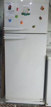 ثلاجه نضيفه للبيع حجم 16قدم السعر 125الف  الرقم 07705311585