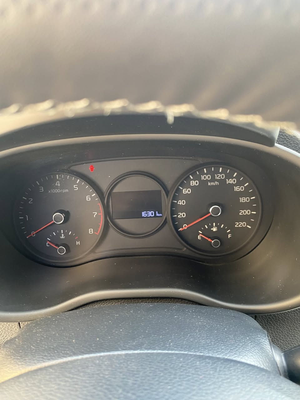 السلام عليكم كيا بيكانتو 2023 للبيع ماشيه 16301 kmمحرك 1400 دوش مري شفط تبريد ثلج بيهه طخه بالدوسه فقط والباقي مقفول وكلشي موضح بالصور مكاني بغداد الجهاد حي الرفاق هاتف *********** السعر 122 ورقه وبيهه مجال
