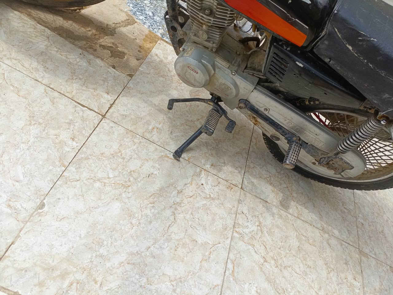 سلام عليكم دراجه تايكرالبيع موديل 20  محرك شرط  وخرس شلعه  ومعدل  مكاني ديالى بعقوبة كاطون ***********
