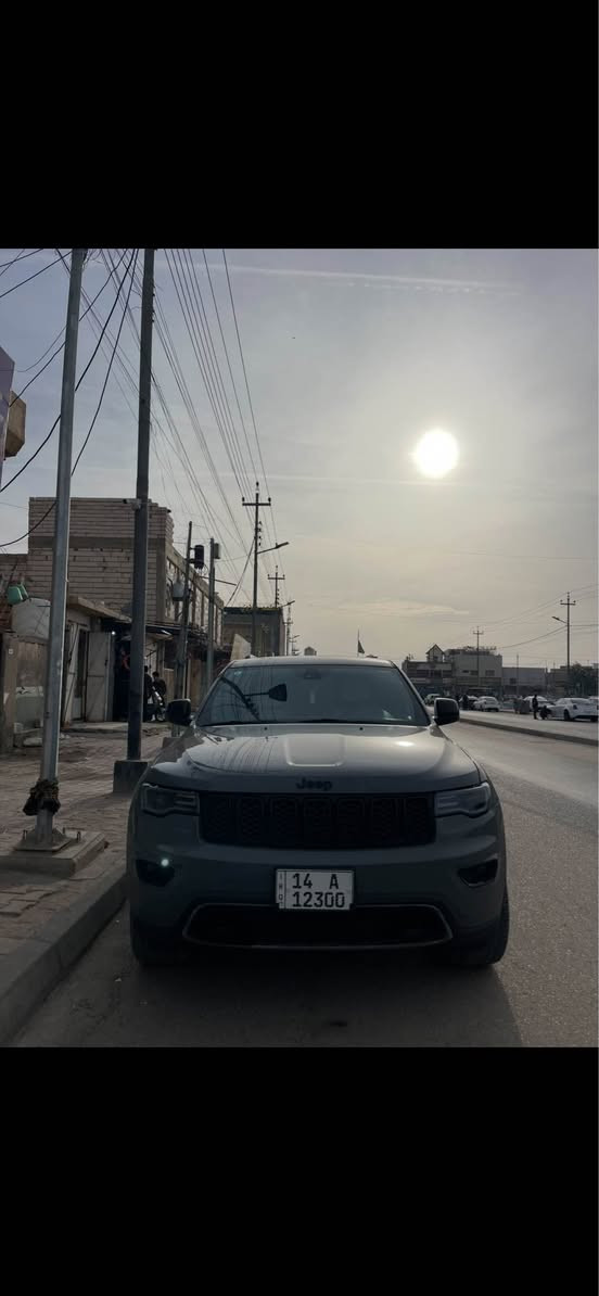 السلام عليكم للبيع جيب شيروكي 2019 فول مواصفات للاخير وارد كندي بيها جاملغ والبنيد فقط كلير بدون دواخل بدون معجون السيارة كفالة مكينه كير حدادية طخم تاير كله جاهز والسيارة فول مواصفات للاخير رقم بصرة الجديد  تحويل ثاني يوم بأسم المشتري السعر 207 والشراي يتصل وبالخدمة *********** مكاني البصرة البصرة, العراق
